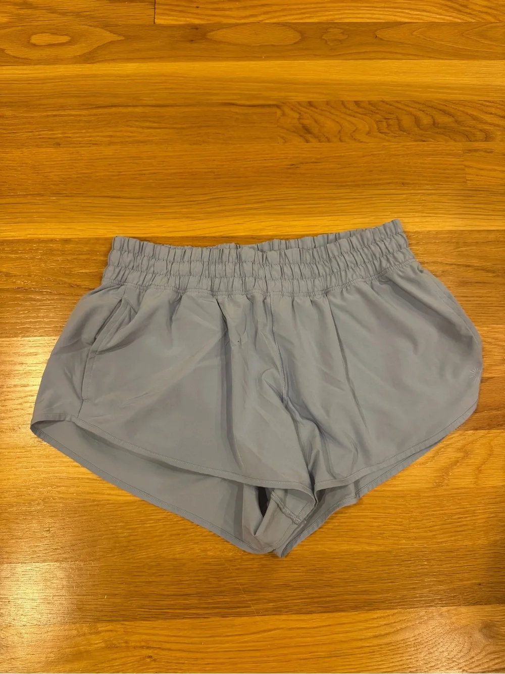Offline by aerie 2” hot stuff shorts